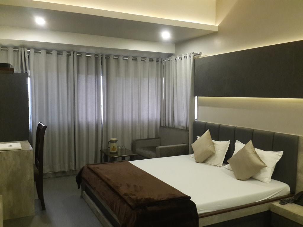מומביי Hotel Oasis מראה חיצוני תמונה