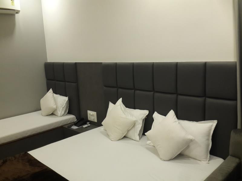 מומביי Hotel Oasis מראה חיצוני תמונה